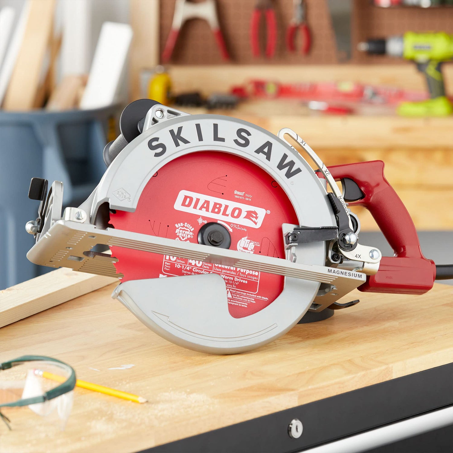 Skilsaw Magnesium Sawsquatch Worm Drive Circular Saw - 10 1/4in. 15 Amp, with Electric Brake, Model Number SPT70WM-22 Skilsaw