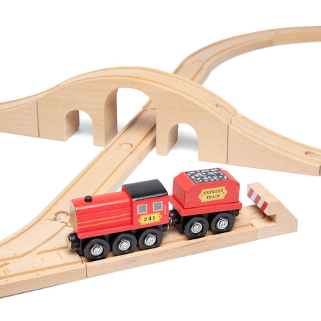 Melissa & Doug Classic Wooden Figure Eight Train Set (22 pcs) Melissa & Doug