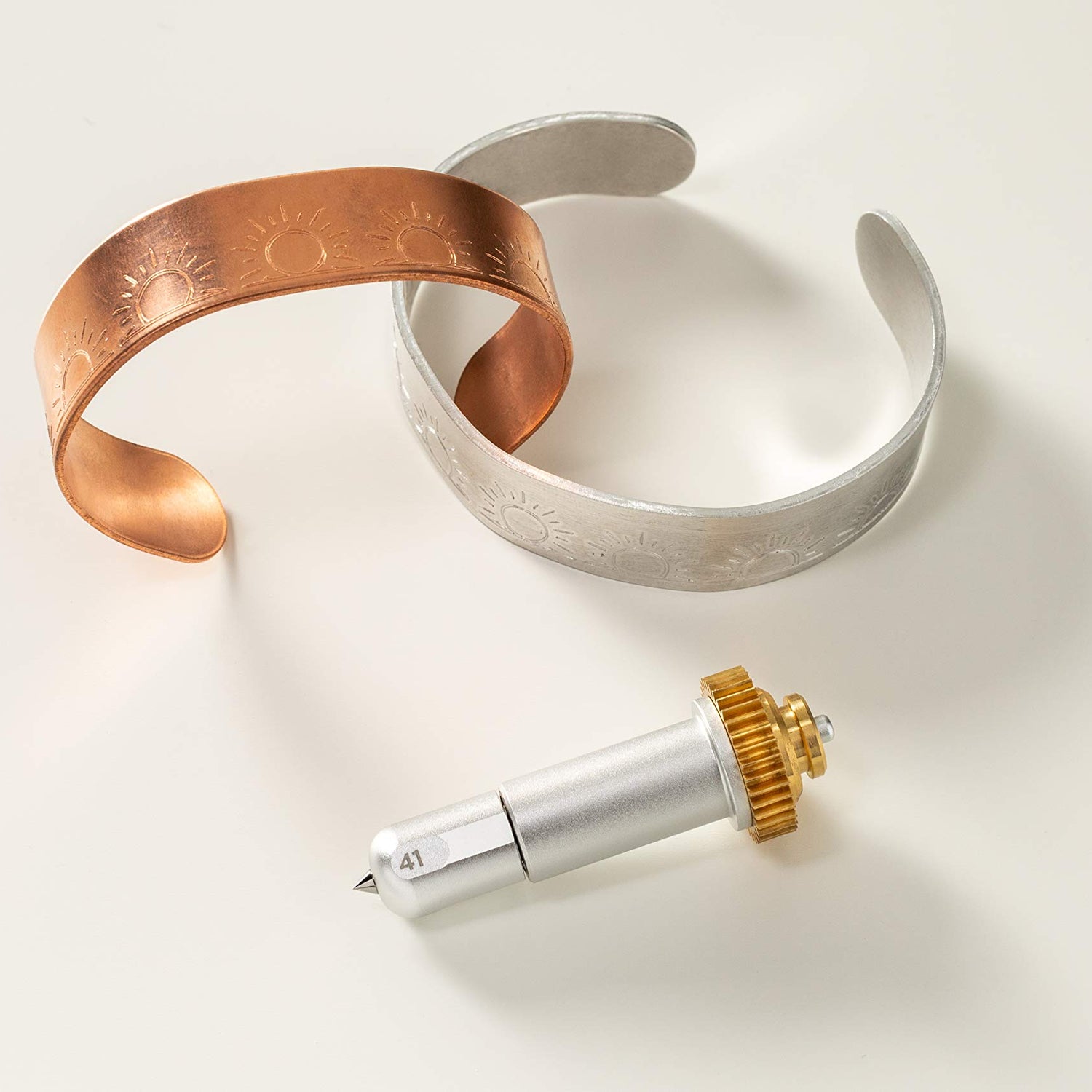 Cricut Engraving Tip + QuickSwap Housing, Premium Carbide Steel Engraving Tip, Inscribes Lasting Design on Glass, Metal & More, Compatible with Cricut