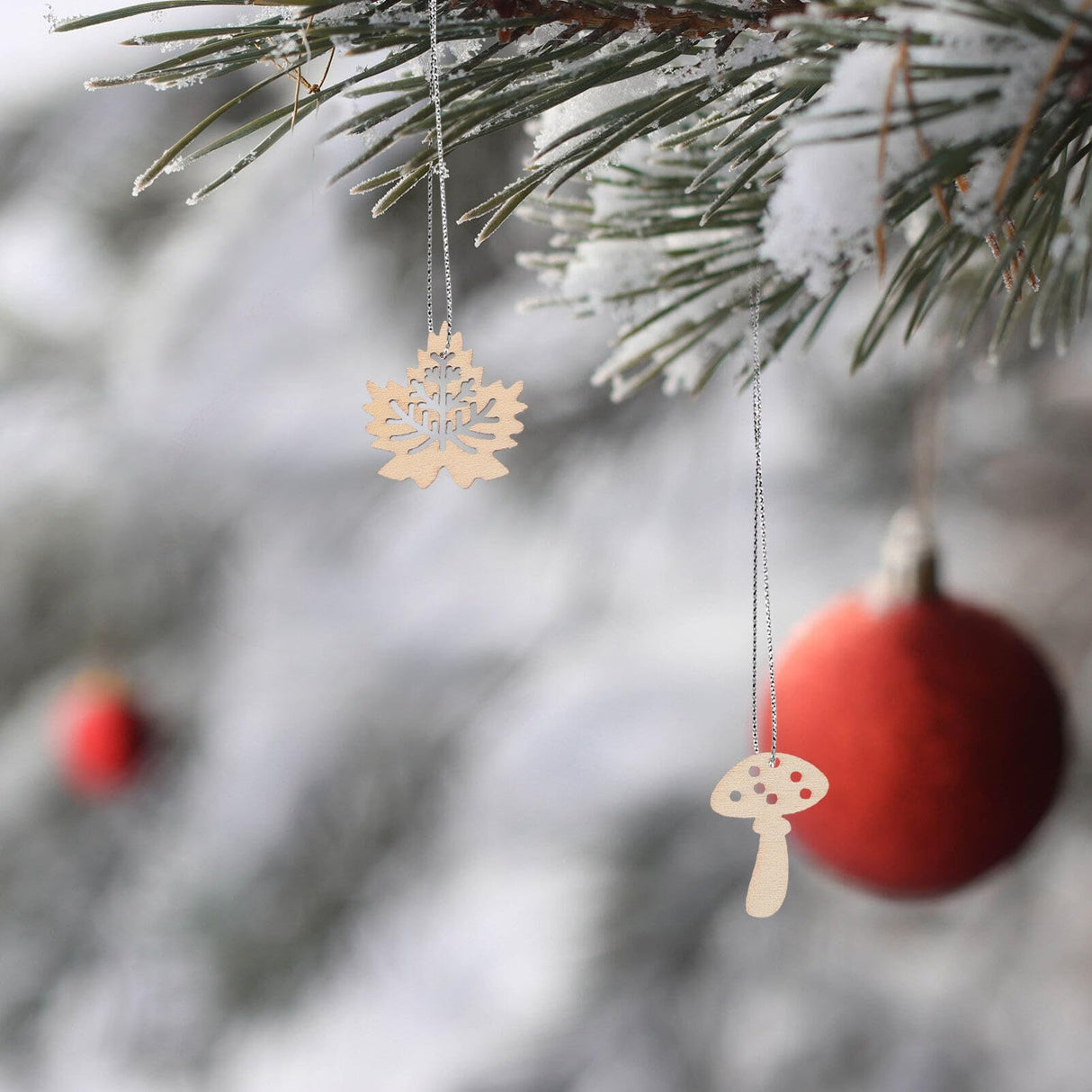 VILLCASE 1 Set Fall Thanksgiving Unfinished Wooden Ornaments Hollow Maple Leaves Mushrooms Wood Cutout Blank Wood Shapes Wood Slices for Kids Craft VILLCASE