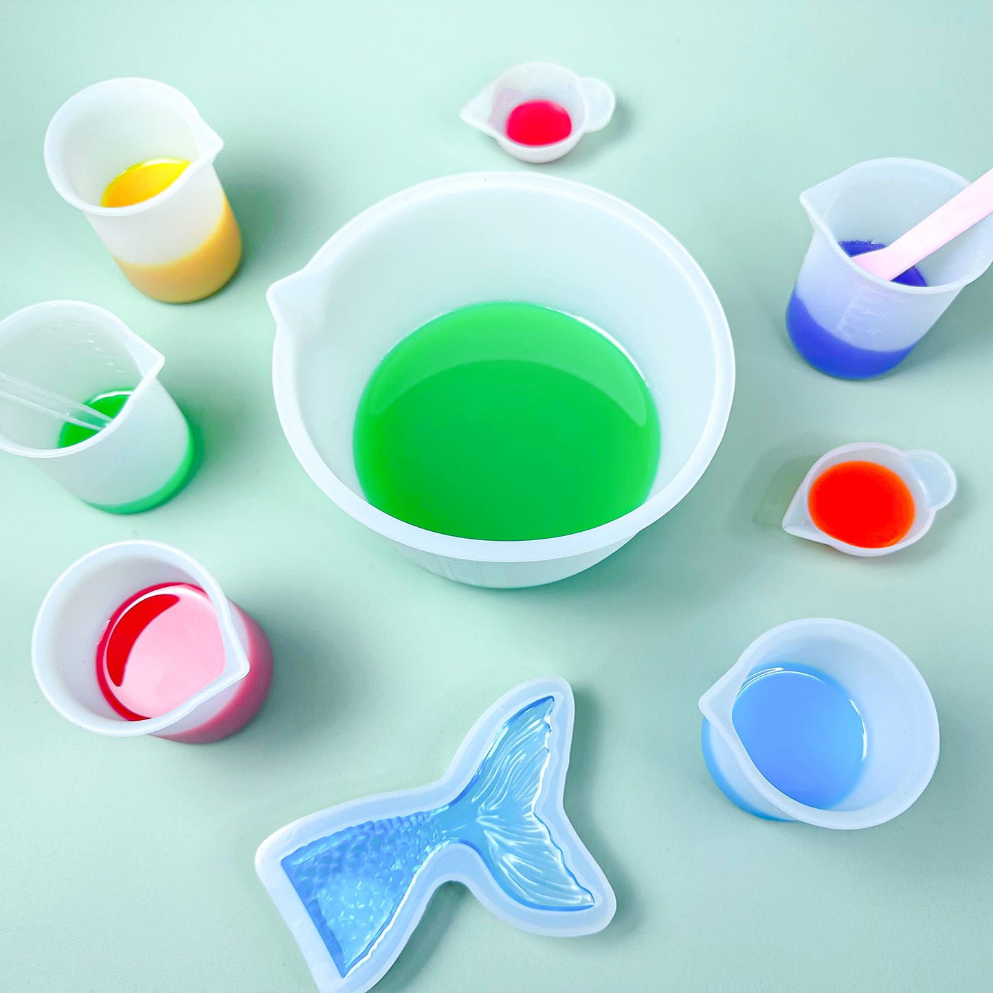 Silicone Measuring Cups Kit for Resin, Epoxy Supplies Set with 600ml, 250ml & 100ml Silicone Cups, Reusable Resin Supplies Cups with Silicone Mat,