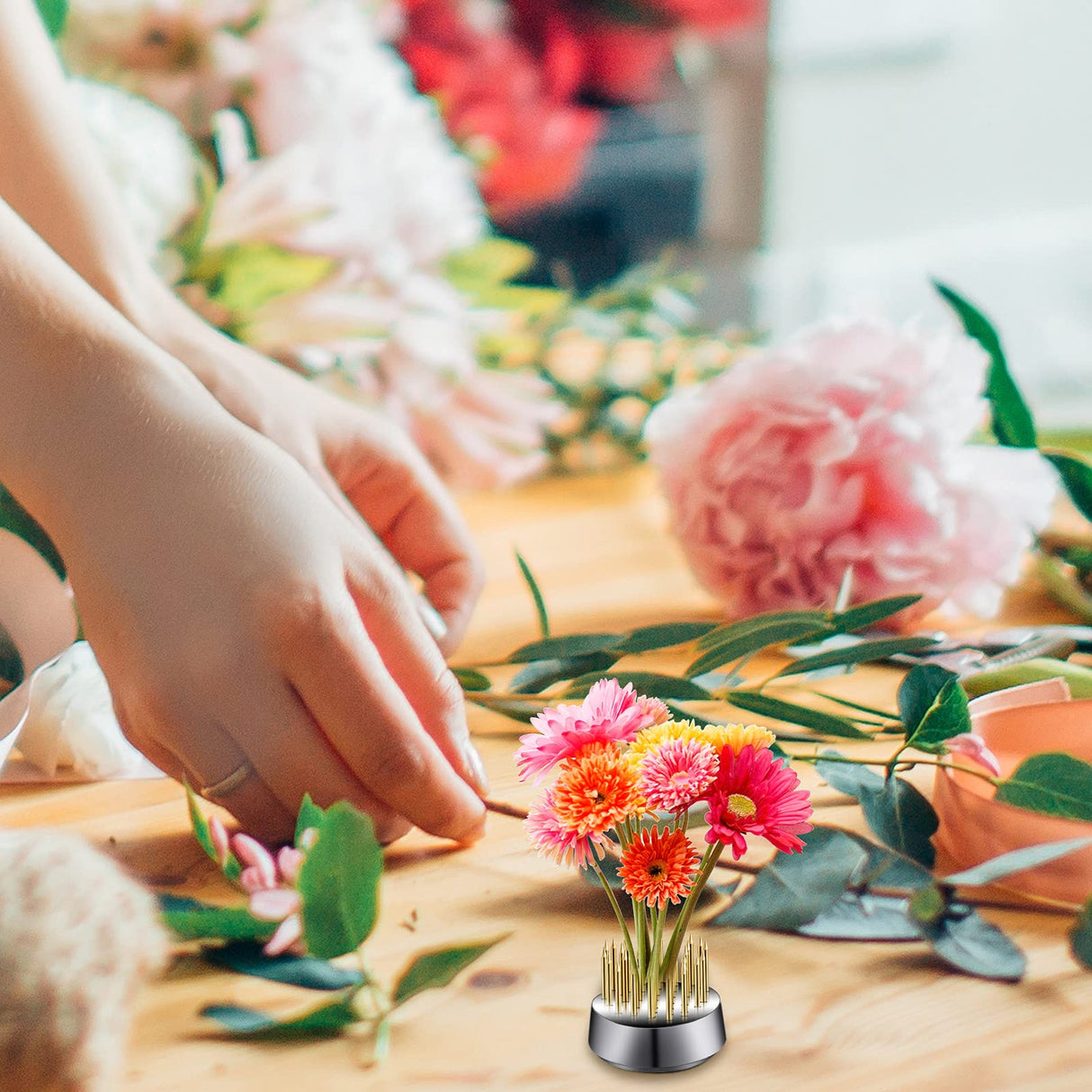 12 Pieces Flower Frog Holder Floral Round Flower Arranger Fixed Flower Pin Holder Tool Floral Arrangement Pin Holder Japanese Flower Holder for Geiserailie