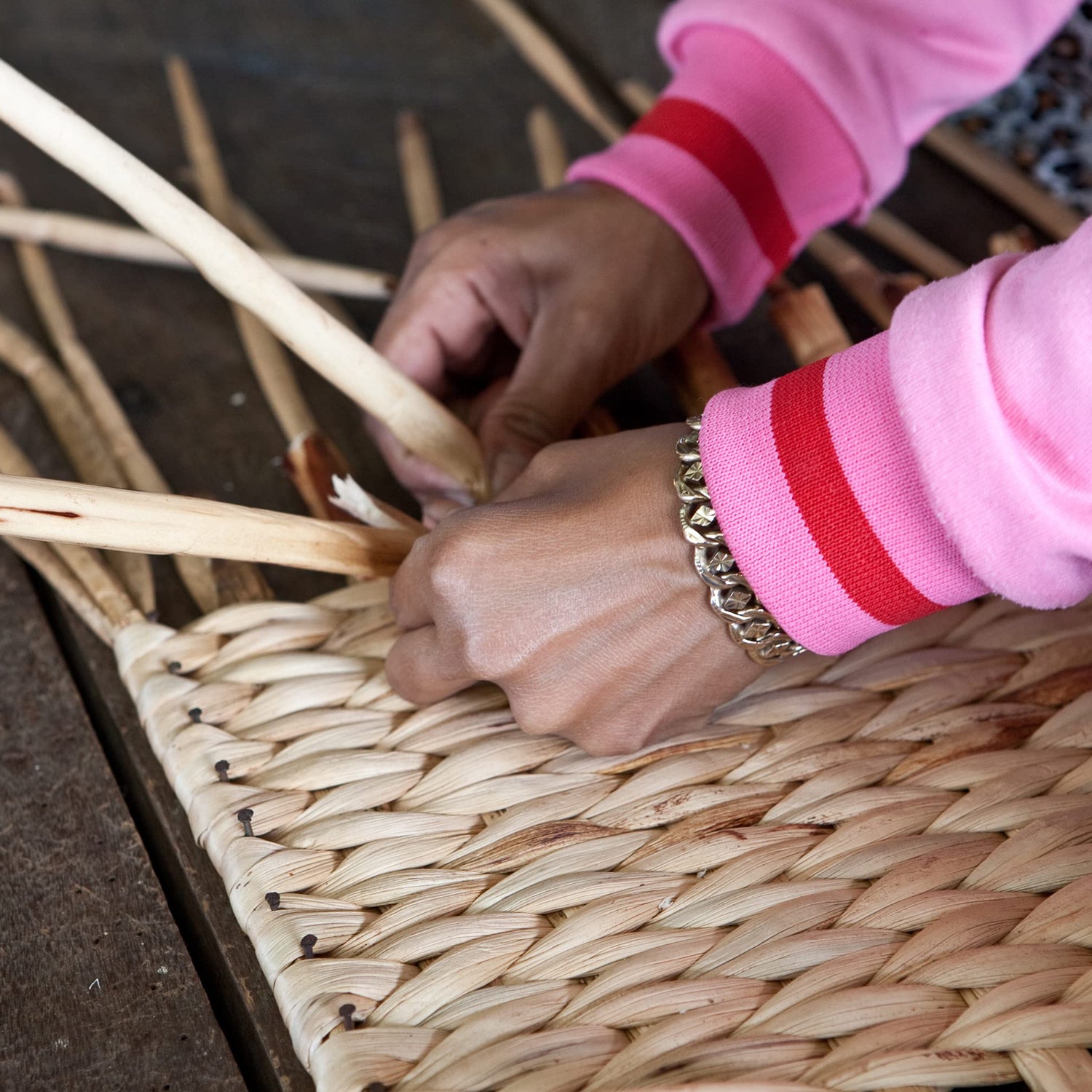 eHemco 4 Tier X-Side End Storage Cabinet with 4 Wicker Baskets, Walnut eHemco