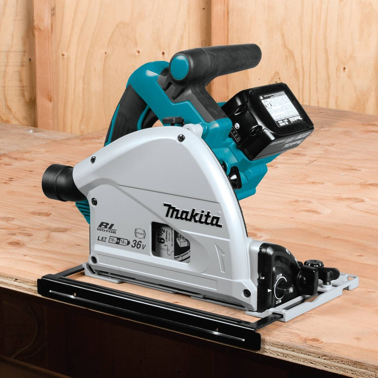 Makita XPS01PTJ 18-Volt X2 LXT Lithium-Ion (36V) Brushless Cordless 6-1/2 inch Plunge Circular Saw Kit (5.0Ah) with 199140-0 39 inch Guide Rail(Sold Makita
