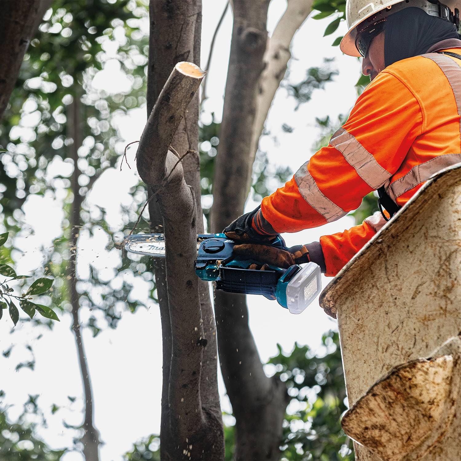 Makita XCU14Z 18V LXT® Lithium-Ion Brushless Cordless 6" Pruning Saw, Tool Only Makita