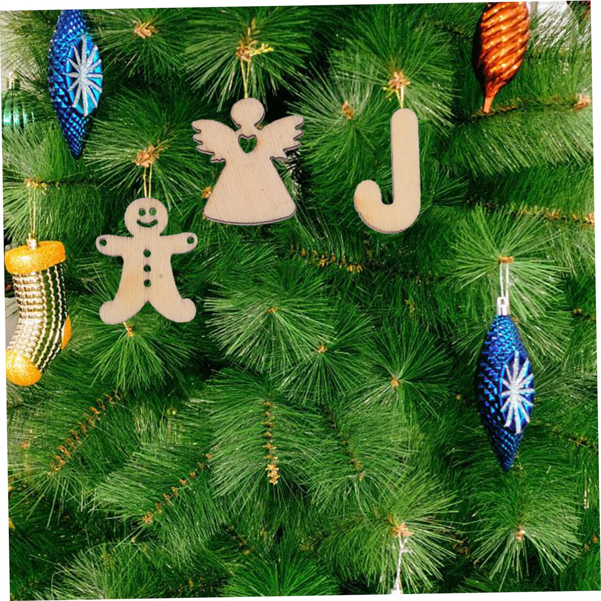 VOSAREA 300pcs Christmas Wood Chips Miniature Christmas Ornaments Unfinished Snowflake Cutout Jingle Bell Wood Cutout Unfinished Hanging Ornament VOSAREA