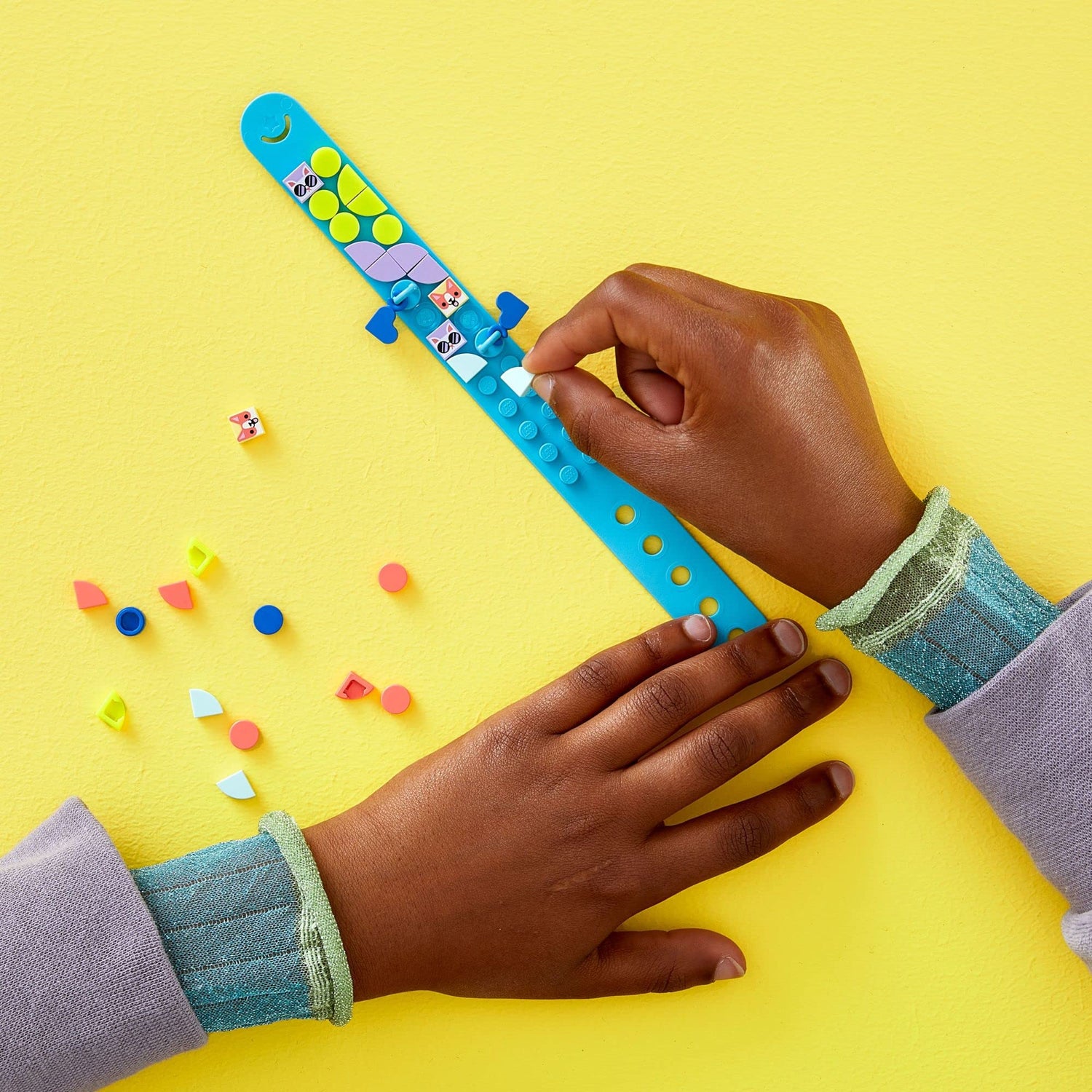 LEGO DOTS My Pets Bracelet 41801, Jewelry Making Kit for Girls and Boys with Dangling Charms, DIY Creative Toy Craft Set, Animal Theme with Kitty and LEGO