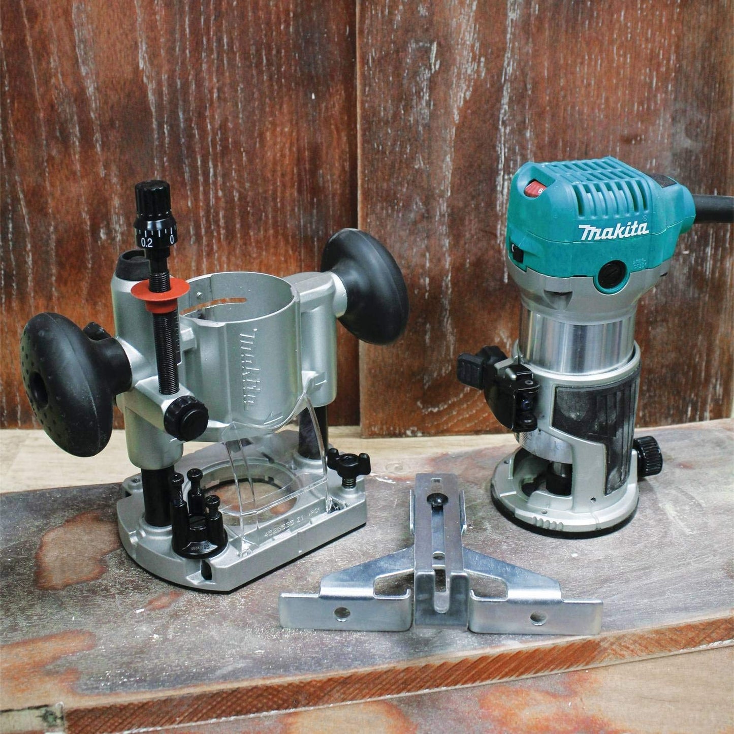 Makita RT0701CX7 1-1/4 HP* Compact Router Kit - WoodArtSupply