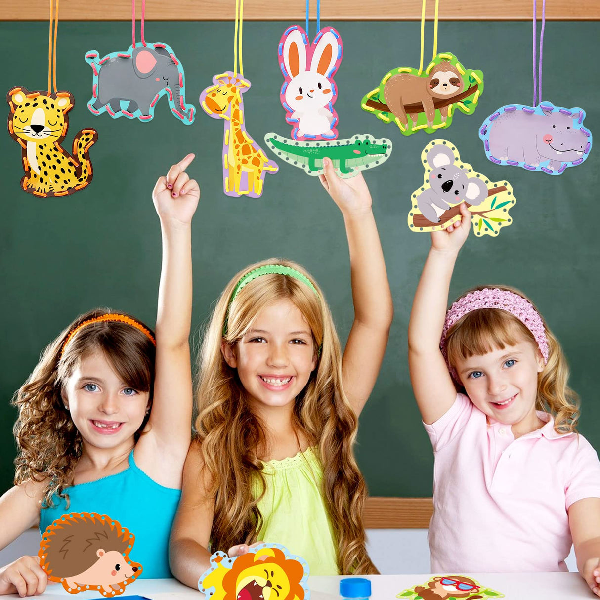 Jungle Animal Lacing Cards 12 Pack Sewing Kits for Kids Lion Wild Animal Cardboard Double Side Kids Sewing Cards Lacing Playing Games for Developing Dapaqami