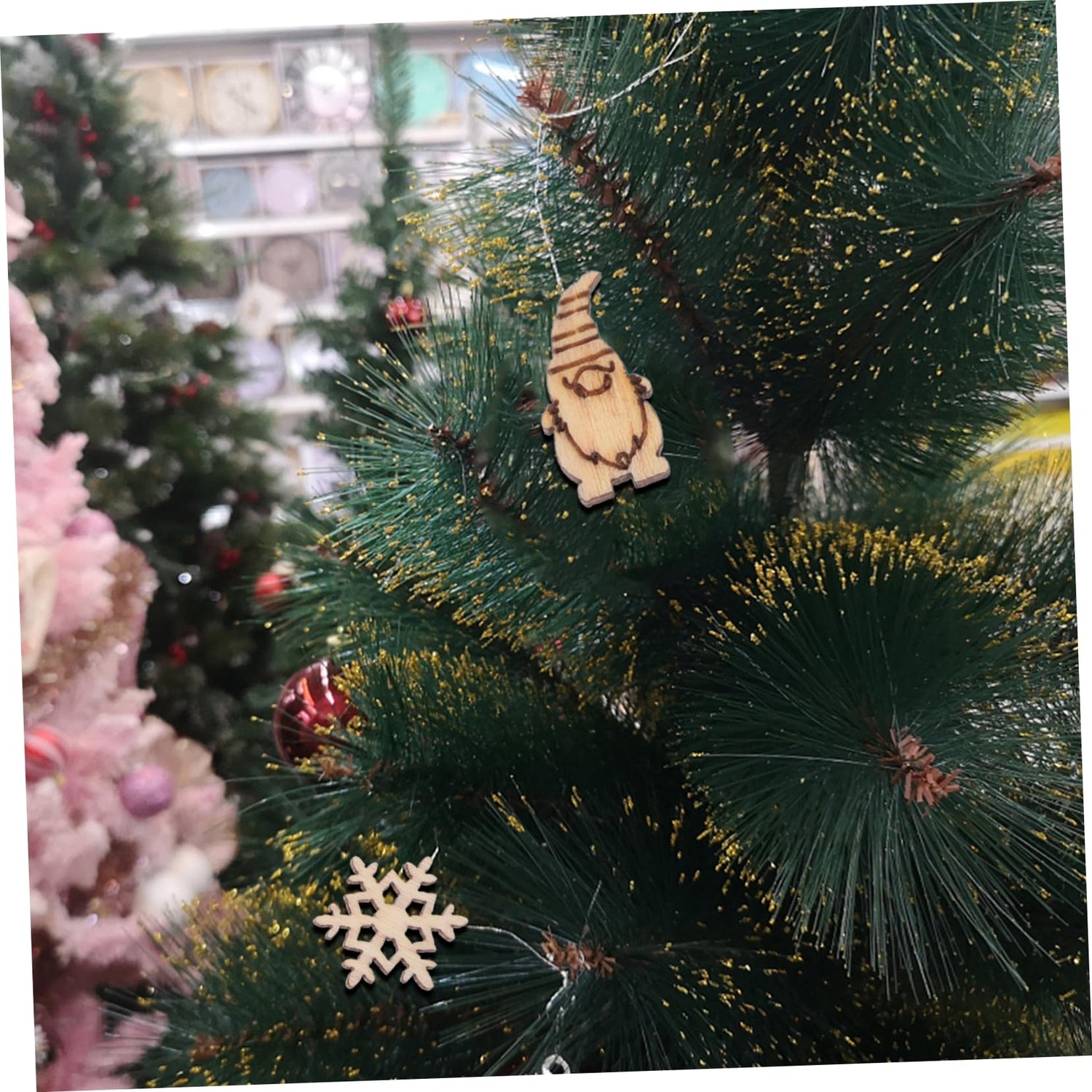 VOSAREA 300pcs Christmas Wood Chips Miniature Christmas Ornaments Unfinished Snowflake Cutout Jingle Bell Wood Cutout Unfinished Hanging Ornament VOSAREA