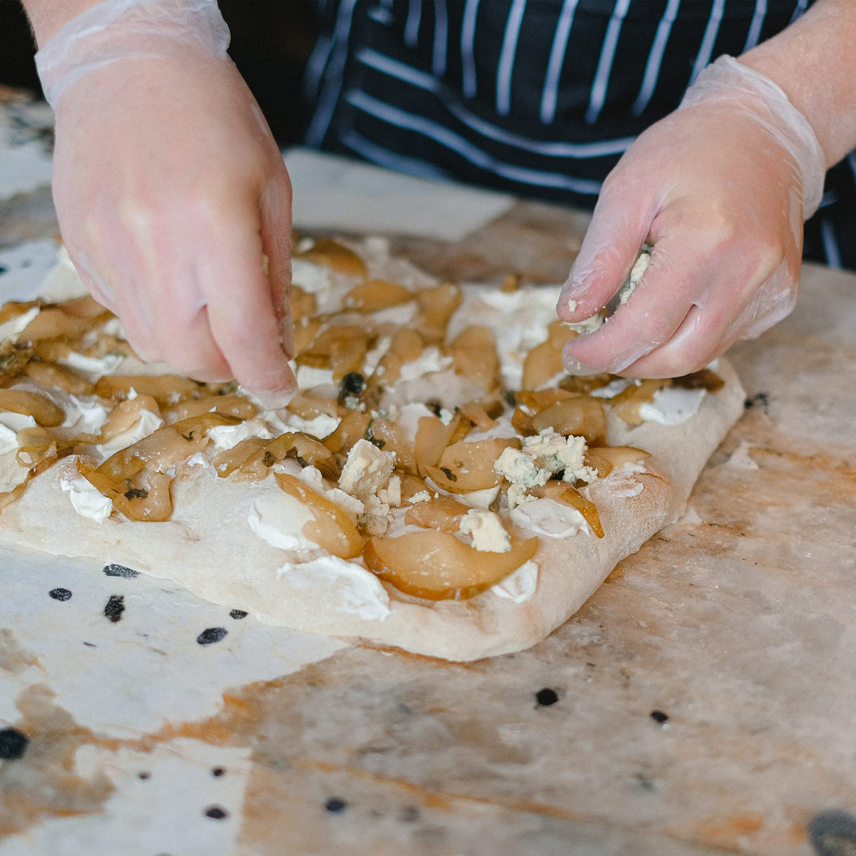 Schneider Clear Vinyl Exam Gloves, 4-mil, Medium 100-ct Box, Latex-Free, Rubber Disposable Gloves For Medical, Cleaning , Food Prep, Food Safe, Schneider