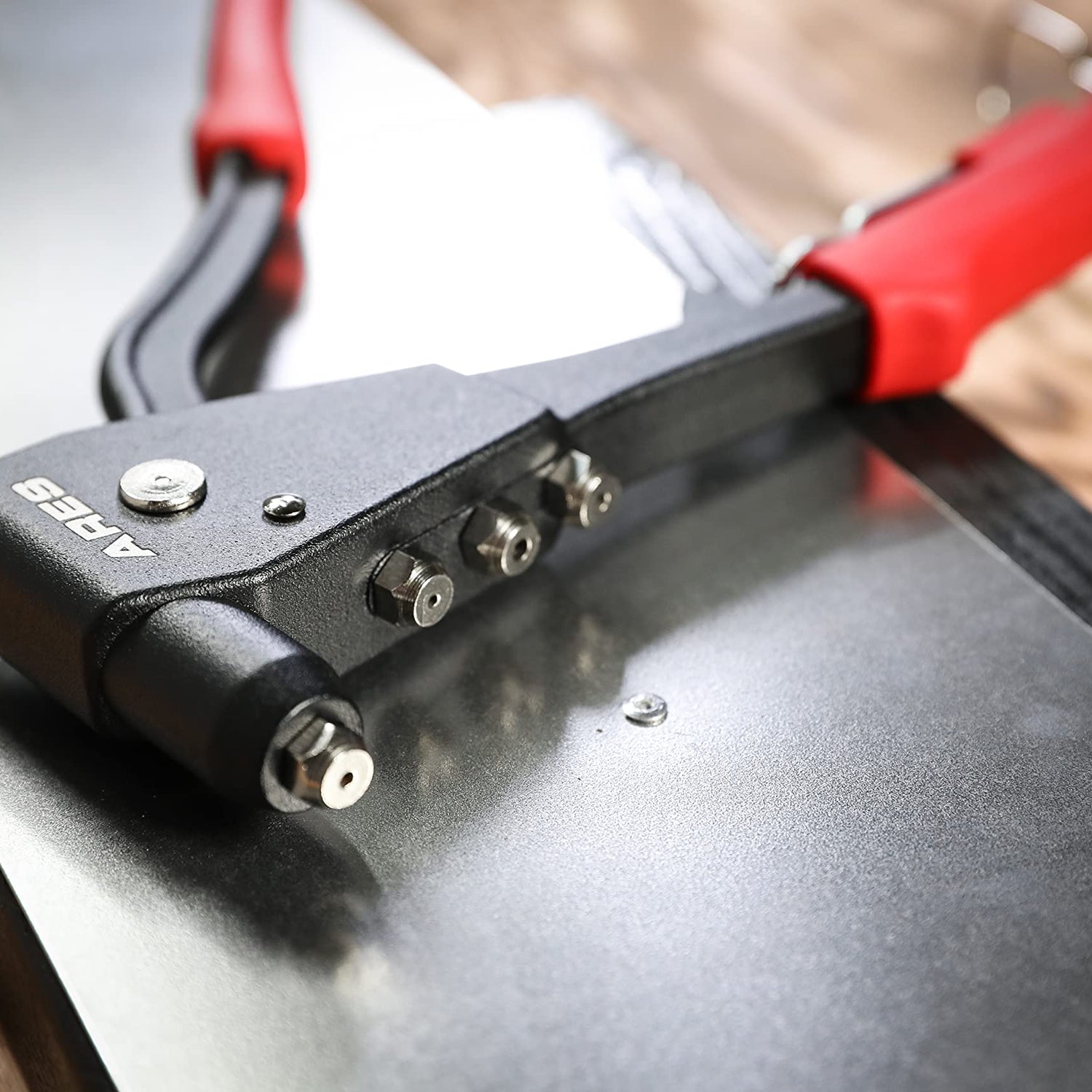 ARES 70017 - Professional Pop Rivet Gun with 60 Rivets - Rivet Sizes 3/32-inch, 1/8-inch, 5/32-inch, & 3/16-inch - Applications Include Sheet Metal, ARES