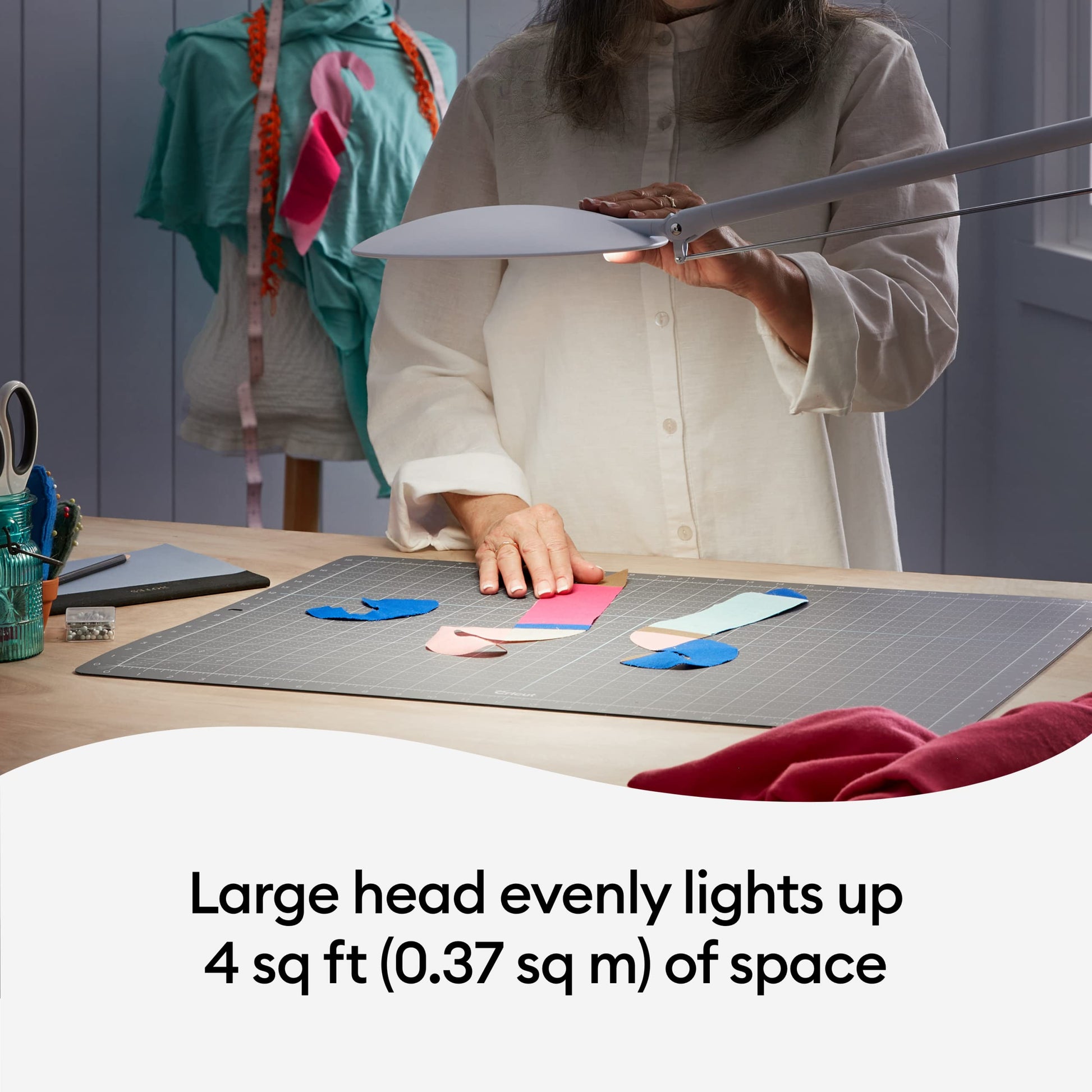  Cricut BrightPad Go(29.2 cm x 22.8 cm),Flexible LED