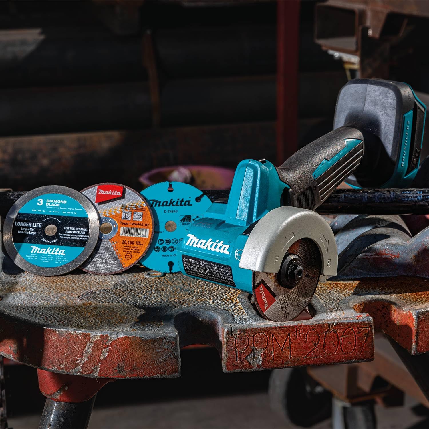 Makita XCM01Z 18V LXT® Lithium-Ion Brushless Cordless 3" Cut-Off Tool, Tool Only Makita