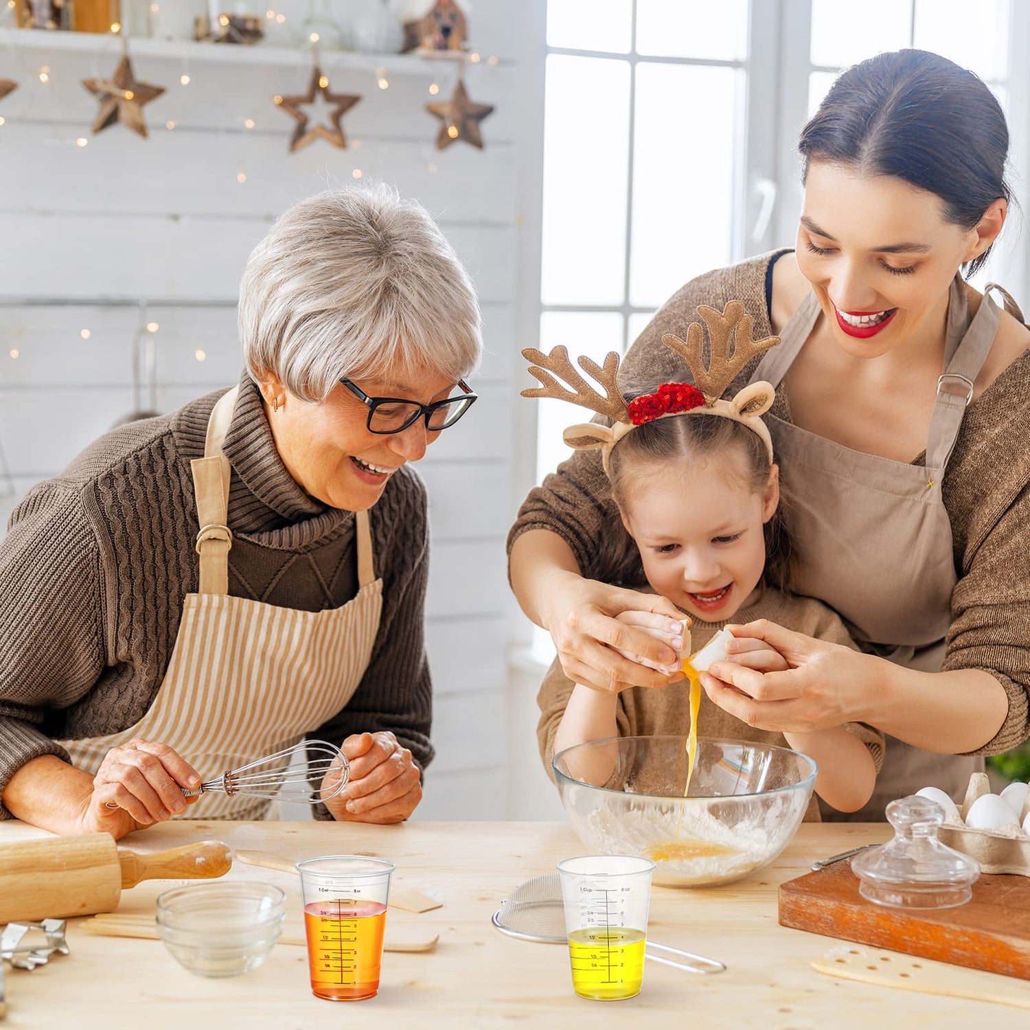 300 Pack 8 oz Disposable Measuring Cups Clear Plastic Measuring Cups with 300 Wooden Mixing Sticks Resin Mixing Cup Liquid Measuring Cups for Epoxy Gerrii