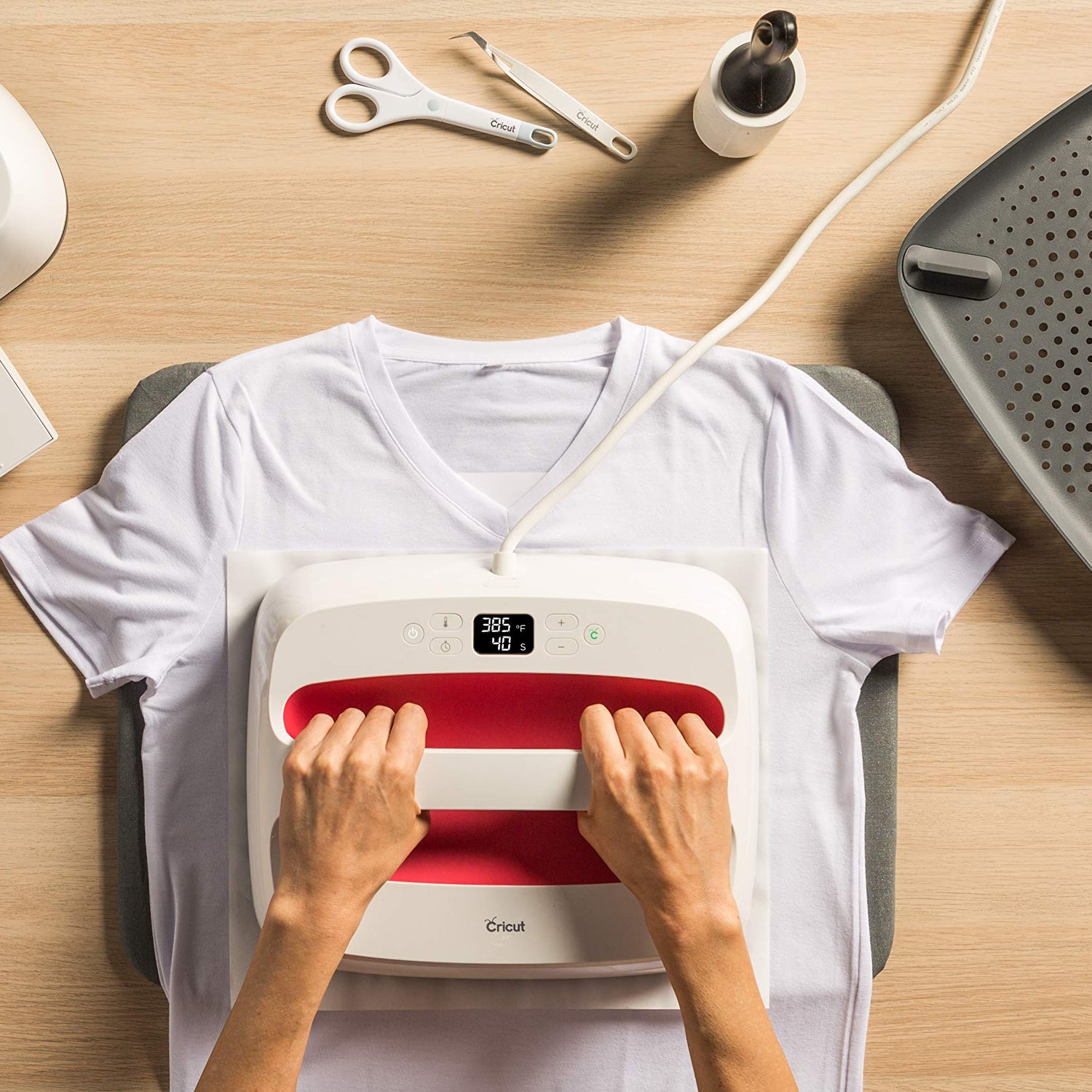 Cricut womens Women's T-shirt BLANK TSHIRT MEDIUM, White, Medium US Cricut