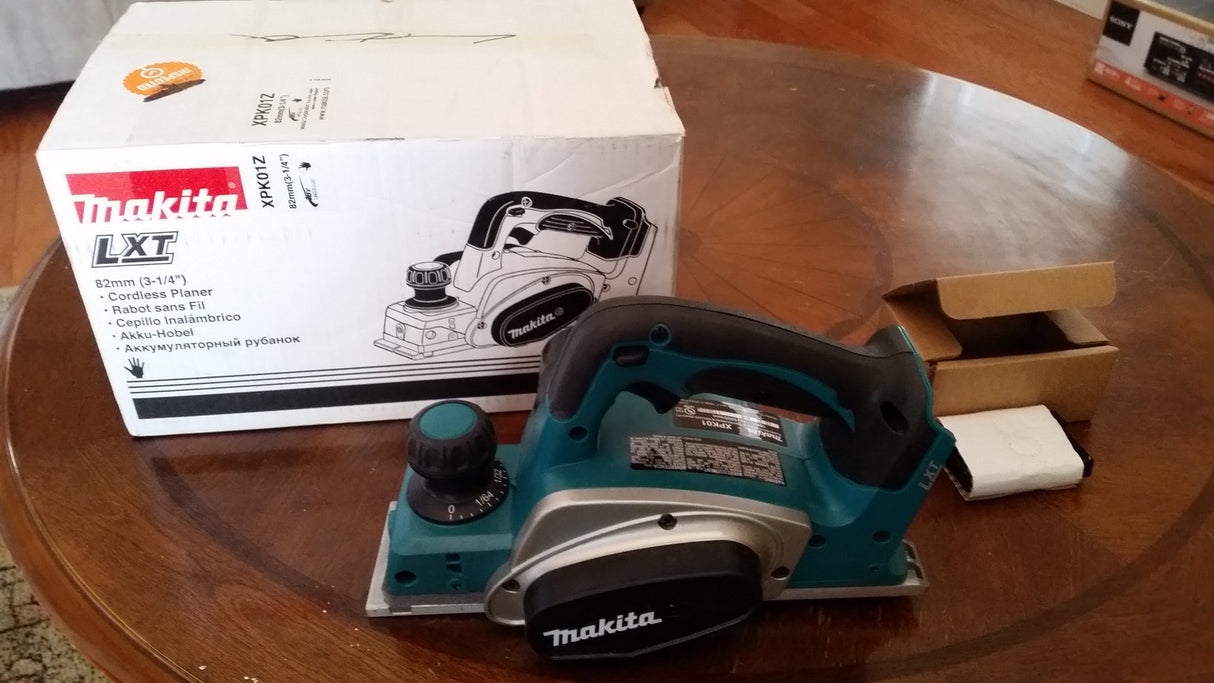Makita XPK01Z 18V LXT Lithium-Ion Cordless 3-1/4-Inch Planer, Tool Only Makita
