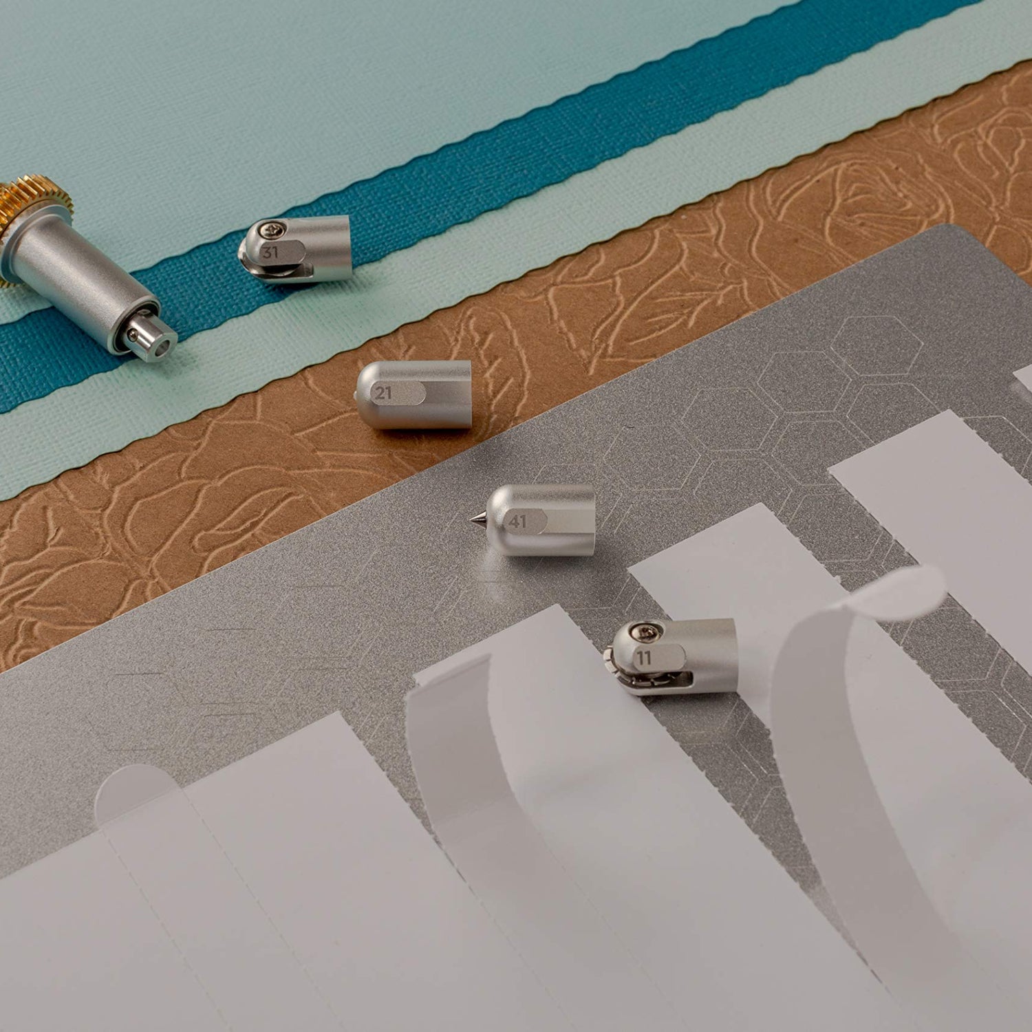 Cricut Engraving Tip + QuickSwap Housing, Premium Carbide Steel Engraving Tip, Inscribes Lasting Design on Glass, Metal & More, Compatible with Cricut