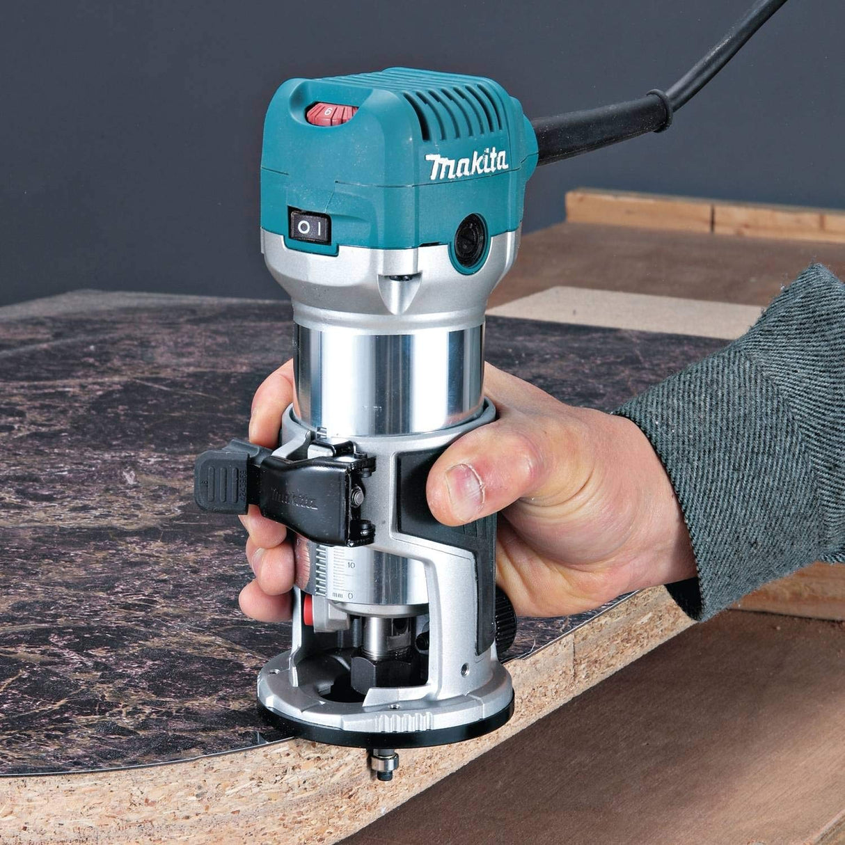 Makita RT0701CX7 1-1/4 HP* Compact Router Kit Makita