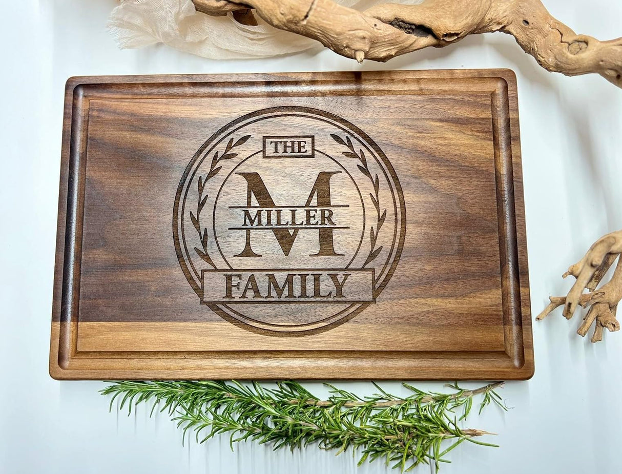 CARVELITA Personalized Wood Cutting Boards For Family, Meaningful Custom Christmas, Wedding, Anniversary Gifts For Couple, Mom, Dad, Friends, CARVELITA