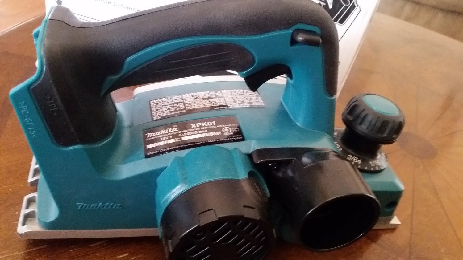 Makita XPK01Z 18V LXT Lithium-Ion Cordless 3-1/4-Inch Planer, Tool Only Makita