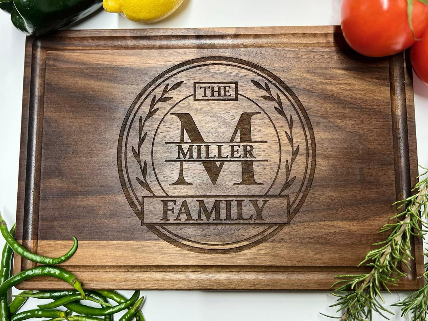 CARVELITA Personalized Wood Cutting Boards For Family, Meaningful Custom Christmas, Wedding, Anniversary Gifts For Couple, Mom, Dad, Friends, CARVELITA