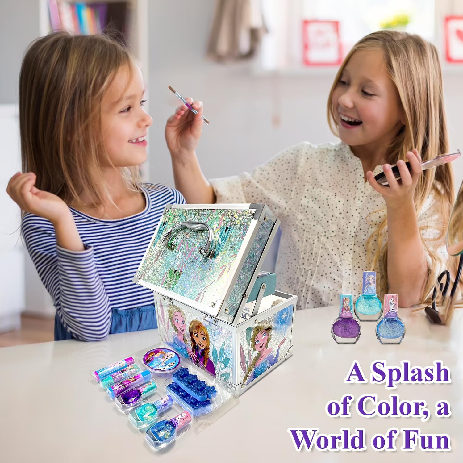Disney Frozen Train Case Girls Beauty Set, Kids Makeup Kit for Girls, Real Washable Toy Makeup Set, Frozen Gift, Play Makeup, Pretend Play, Party Townley Girl