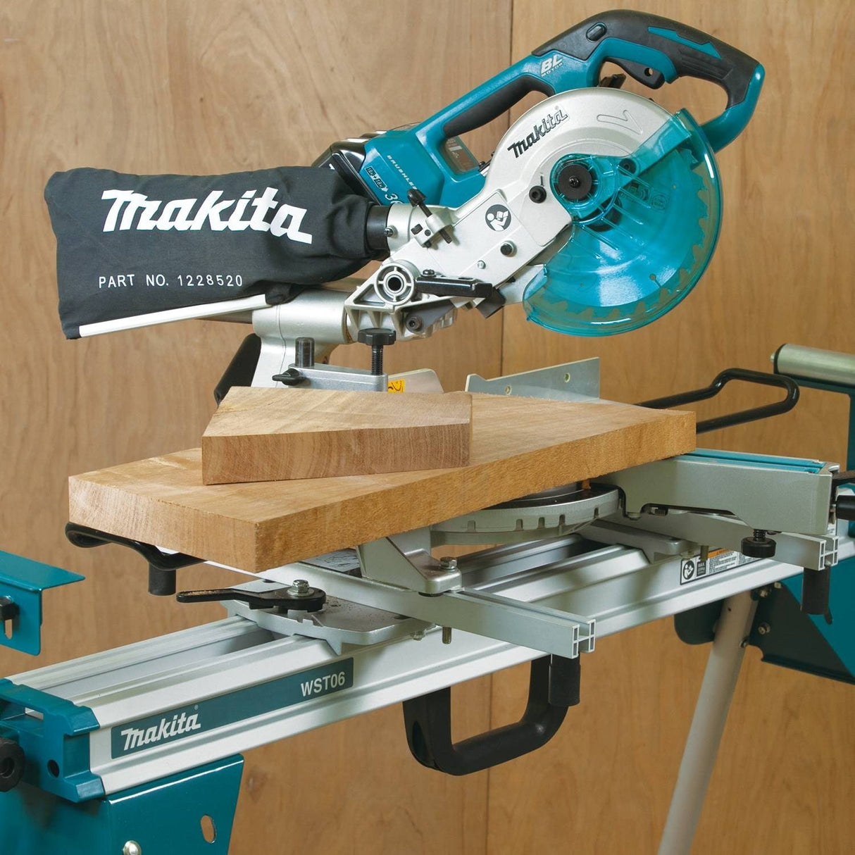 Makita WST06 Compact Folding Miter Saw Stand Makita