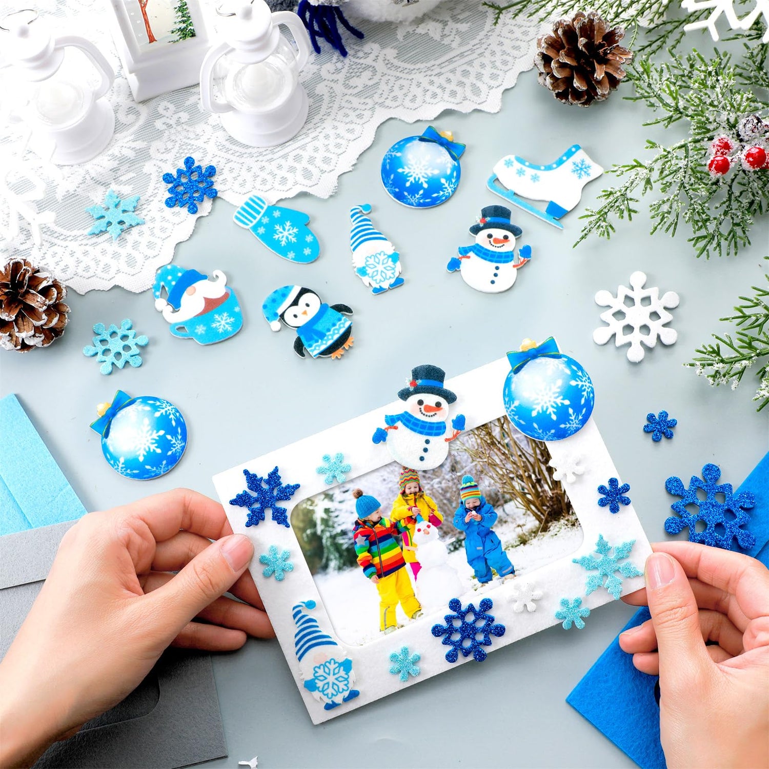 Ferraycle 232 Pieces Winter DIY Picture Frames Craft Kit for Kids 32 Pieces Winter Photo Frames with 200 Stickers to Decorate for Xmas Winter Party Ferraycle