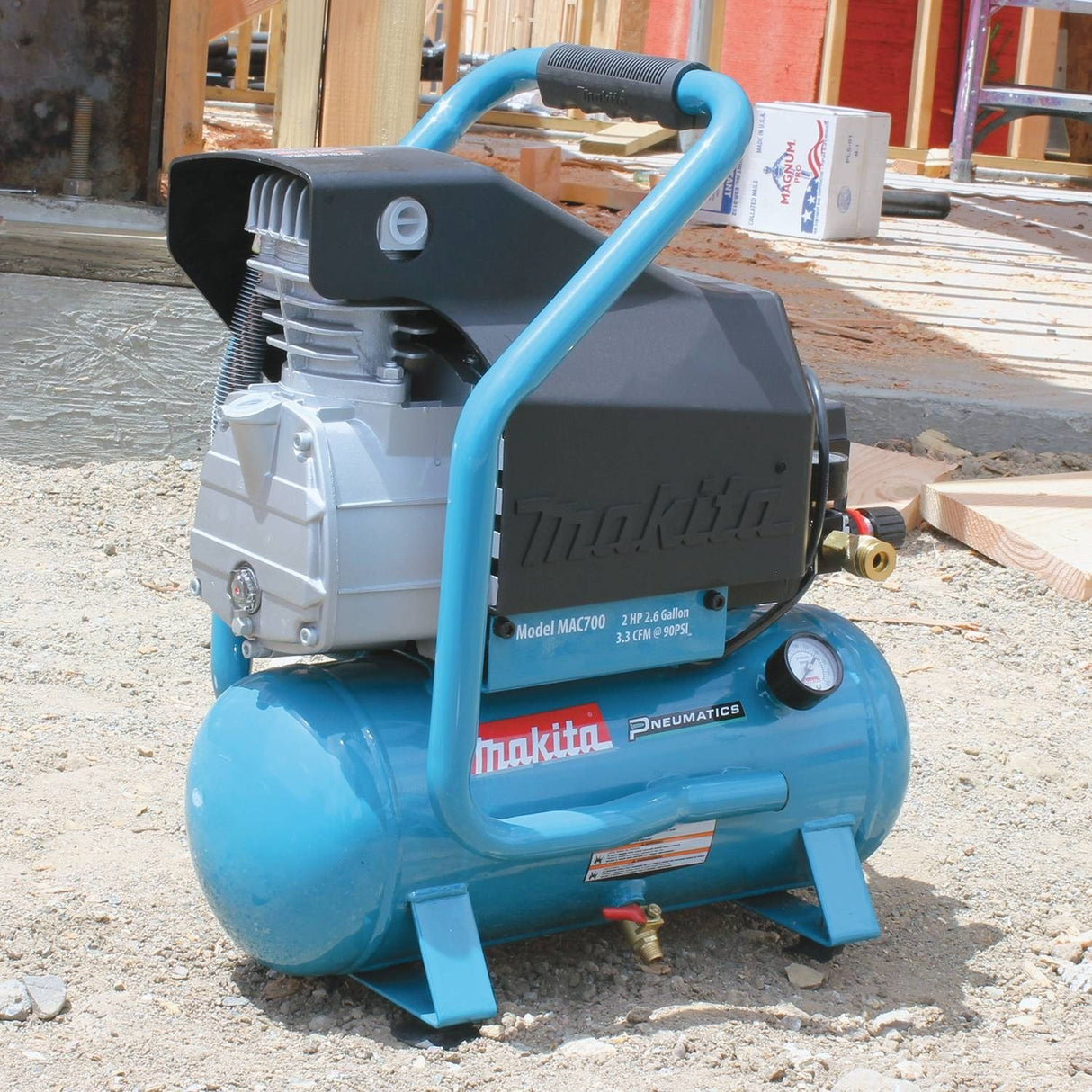 Makita MAC700 2.0 HP* Big Bore™ Air Compressor Makita