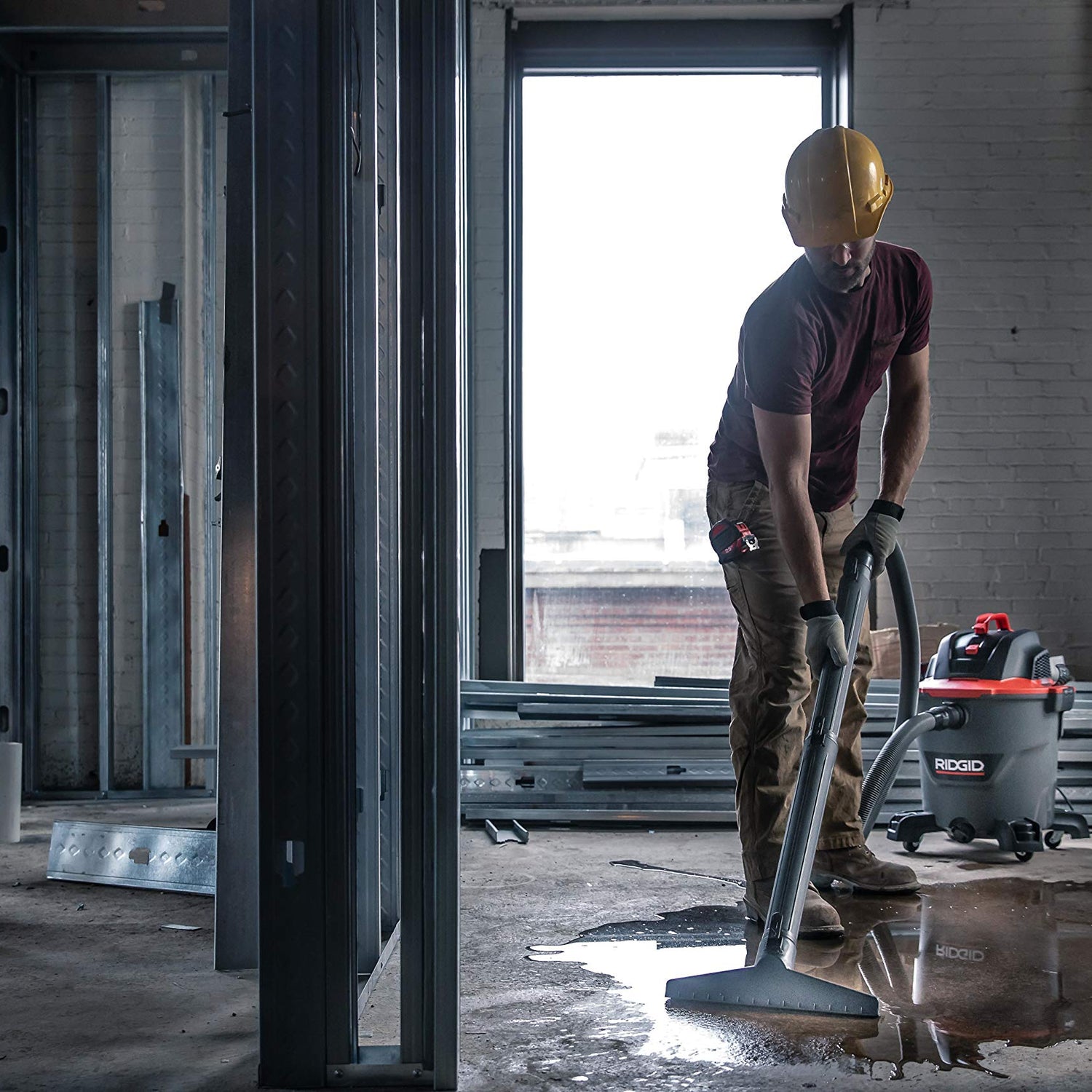 RIDGID 62703 RT1200 NXT 12-Gal. Wet Dry Shop Vacuum with Casters, 5.0 Peak HP Motor, and Pro Locking Hose,Dark Gray and Red RIDGID