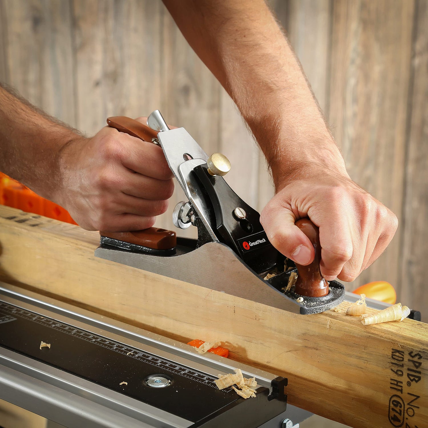 GreatNeck C4 Bench Jack Plane (9 Inch), 2 Inch Cutter, Adjustable to Control the Blade, Cast Iron Body, Quality Plastic Ergonomic Handles Great Neck