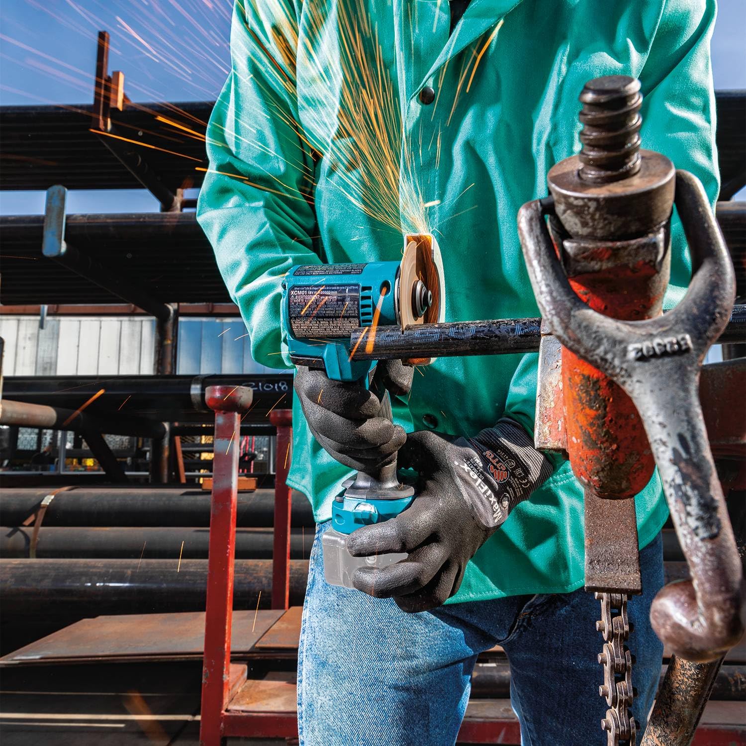 Makita XCM01Z 18V LXT® Lithium-Ion Brushless Cordless 3" Cut-Off Tool, Tool Only Makita