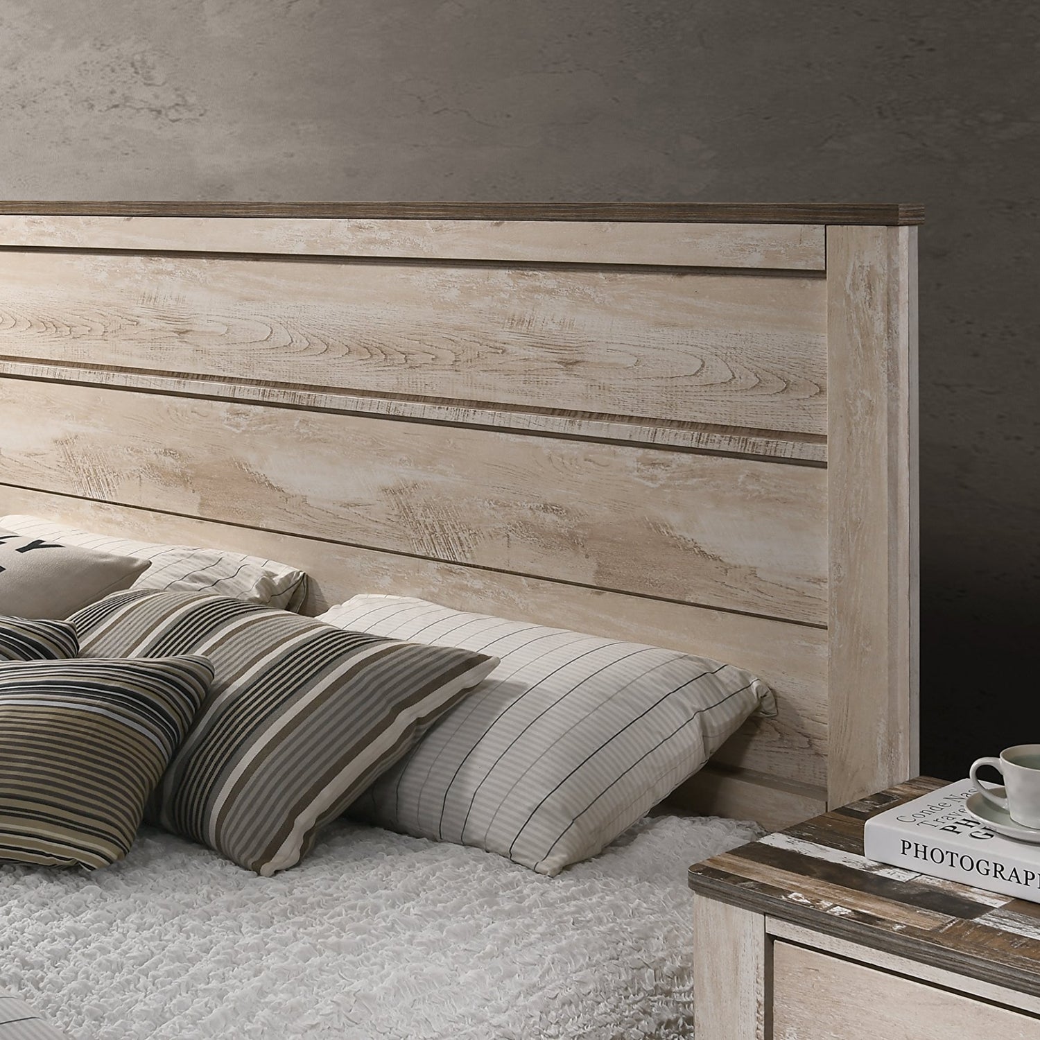 Roundhill Furniture Amerland Contemporary White Wash Finish 4-Piece Bedroom Set, Roundhill Furniture