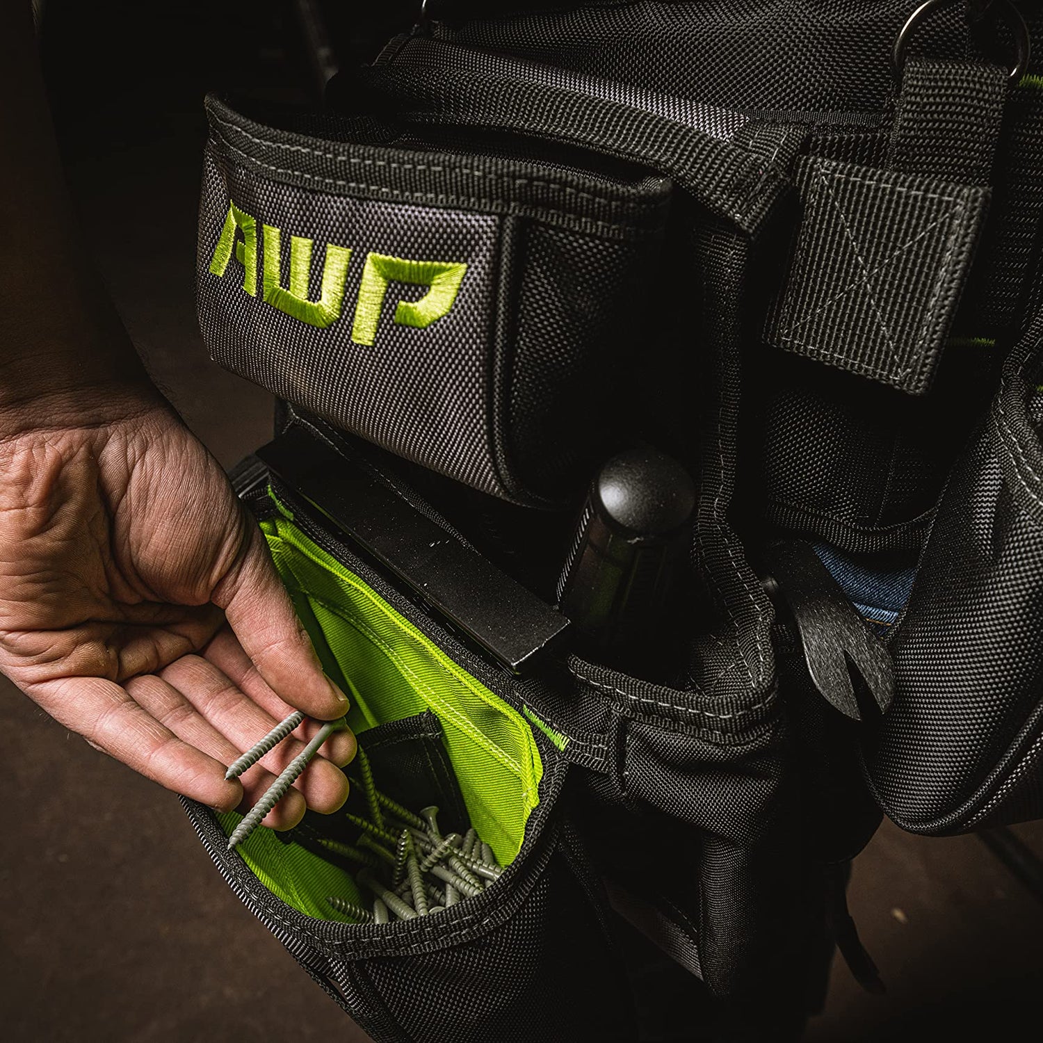 AWP TrapJaw Pro Framing Tool Rig with Spring-Loaded Technology, Premium Tool Belt, Fits Waists Up to 50 Inches,Black AWP