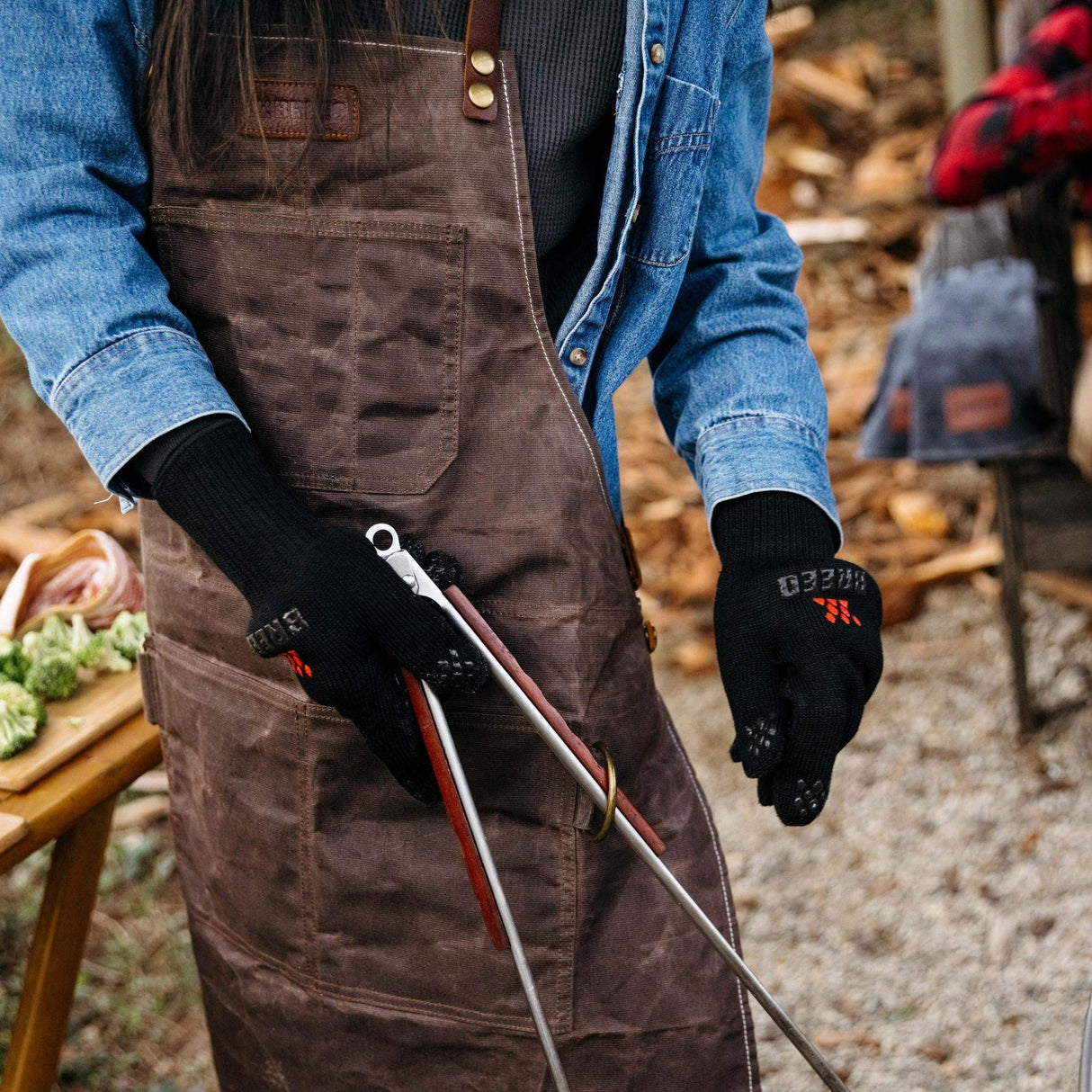 Breeo Waxed Canvas Apron | Leather Straps | D Rings & Pockets | Adjustable Straps Breeo