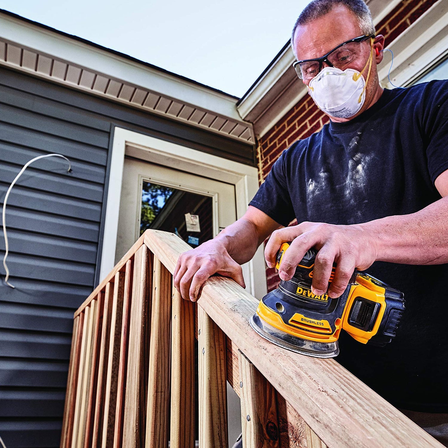 Dewalt DCW210BR 20V MAX XR Brushless Variable-Speed Lithium-Ion 5 in. Random Orbital Sander (Tool Only) (Renewed) DEWALT