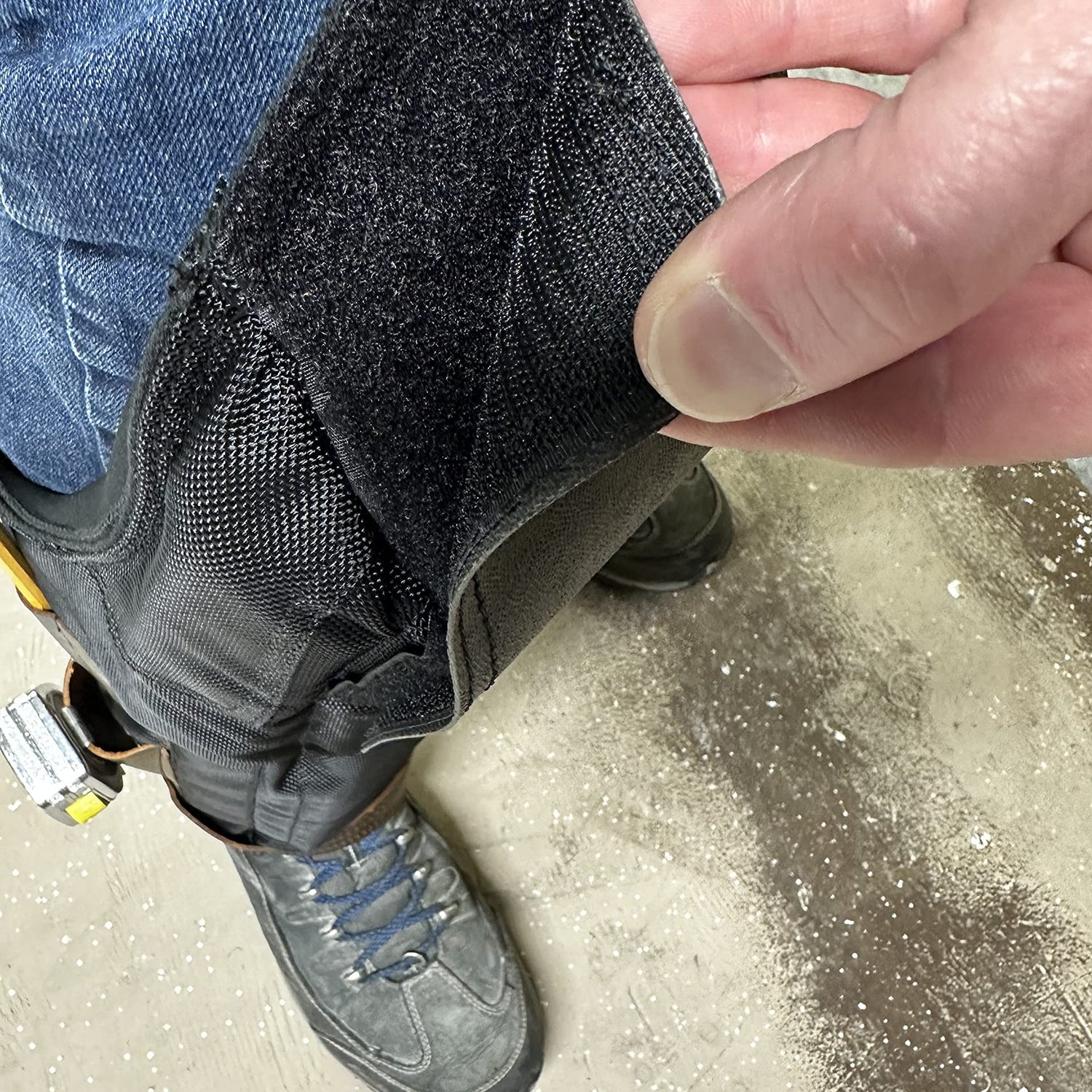 bradz Self-Supporting Knee Pads with built in tool pouches and replacable kneecaps offer open behind the knee all day comfort (5012 Medium, Camo) bradz