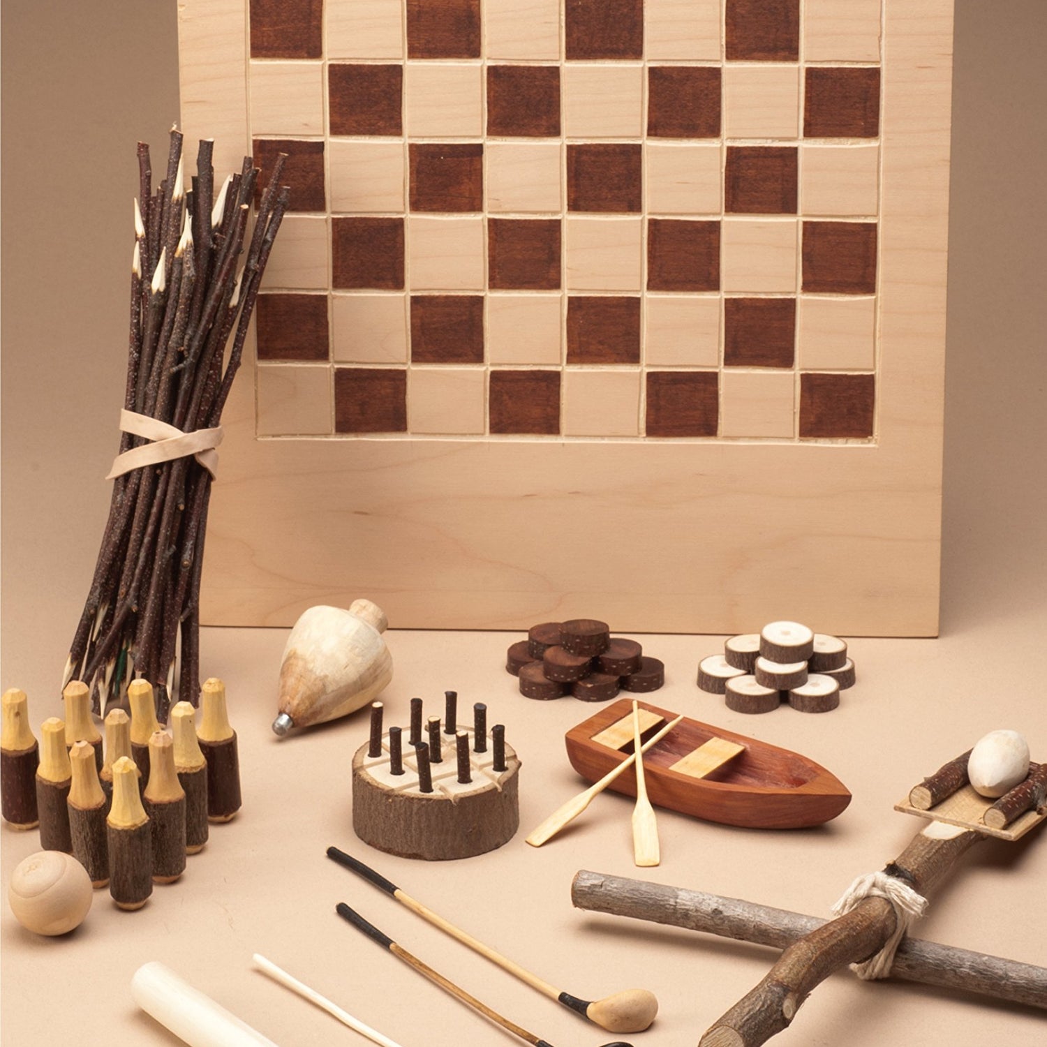 Big Book of Whittle Fun: 31 Simple Projects You Can Make with a Knife, Branches & Other Found Wood (Fox Chapel Publishing) Detailed Instructions & Fox Chapel Publishing