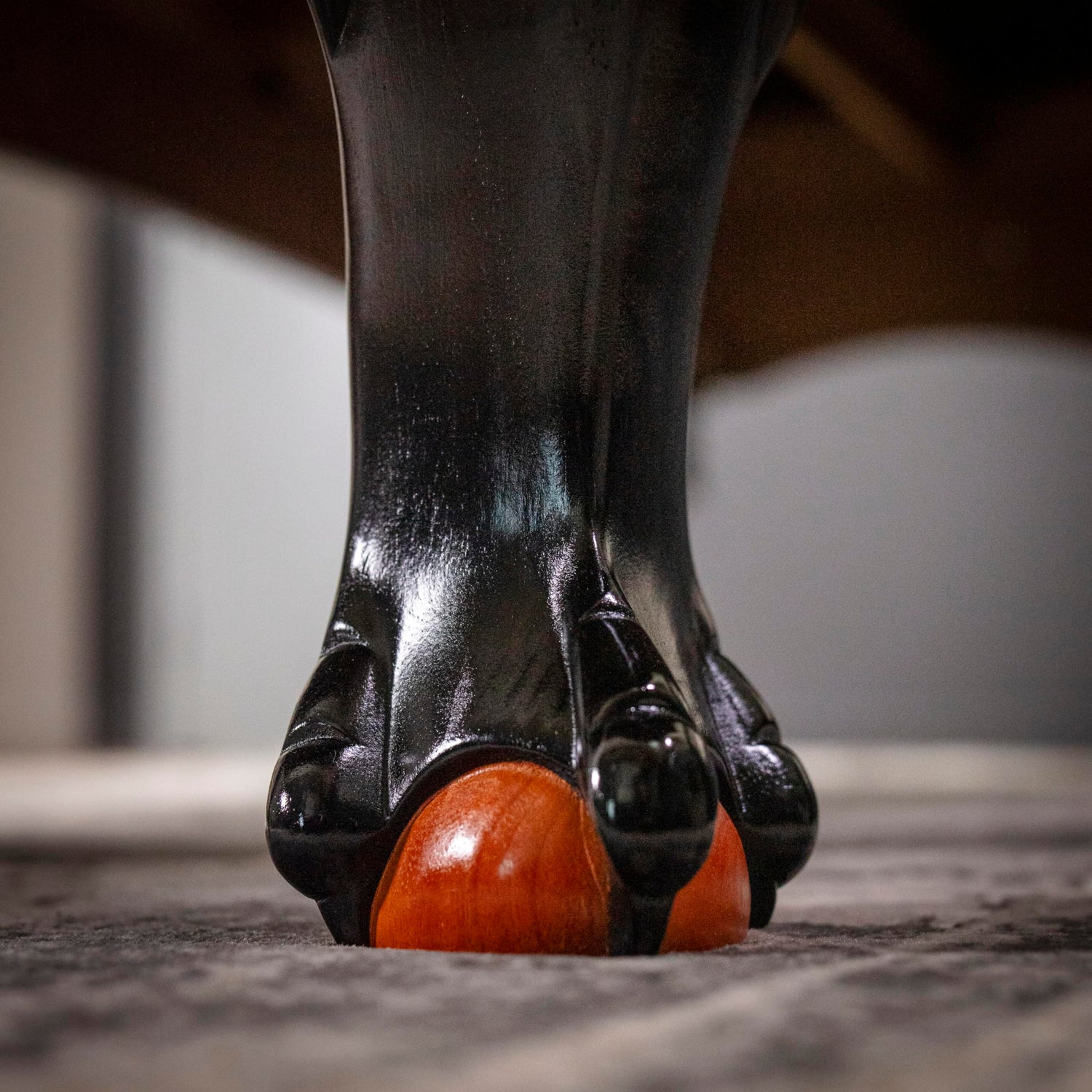 Minnesota Fats 8' Covington Billiard Table with Carved Solid-Wood Legs and Antiqued Wood Finish Minnesota Fats