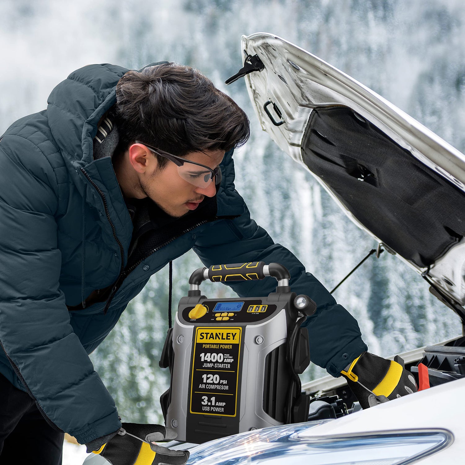 1400 Peak Amp Automotive Jump Starter, Portable Power – Triple 15W USB Ports, 120 PSI Air Compressor STANLEY