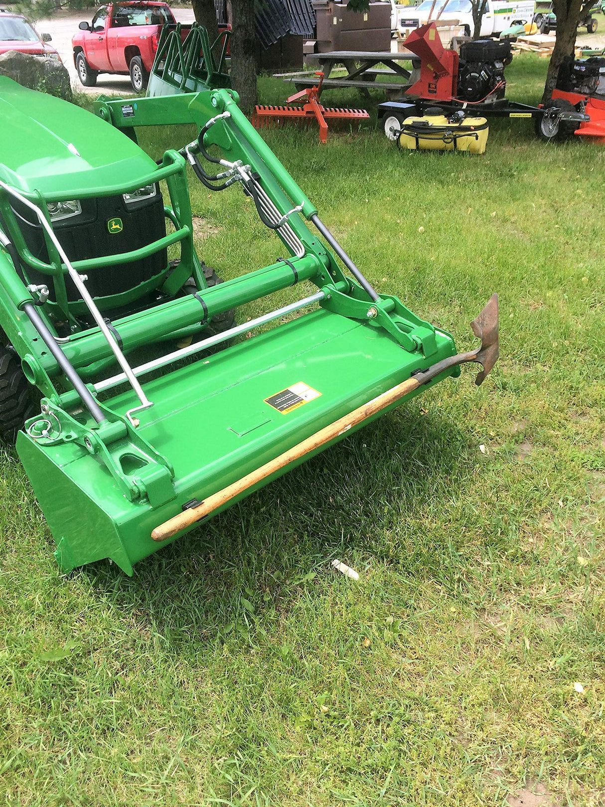 Landscapers Clip. A Magnetic Tool Holder for Yard Tools, Hand Tools, Shovel, Rake and More MTM